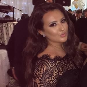 Meet your Posher, Zana